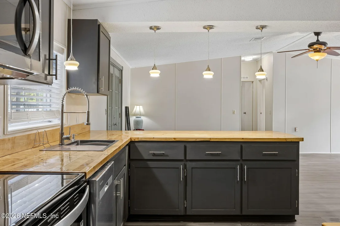 Photo of 11902 FAYE Road