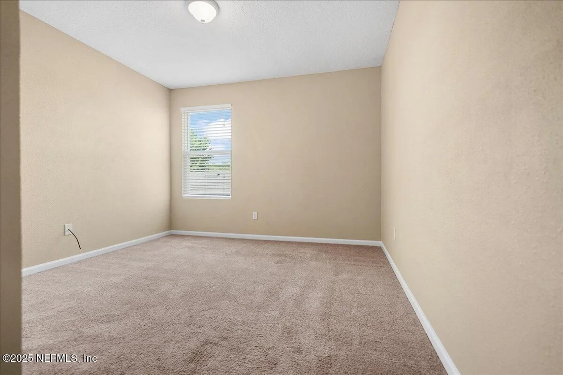 Photo of 529 DEERCROFT Lane