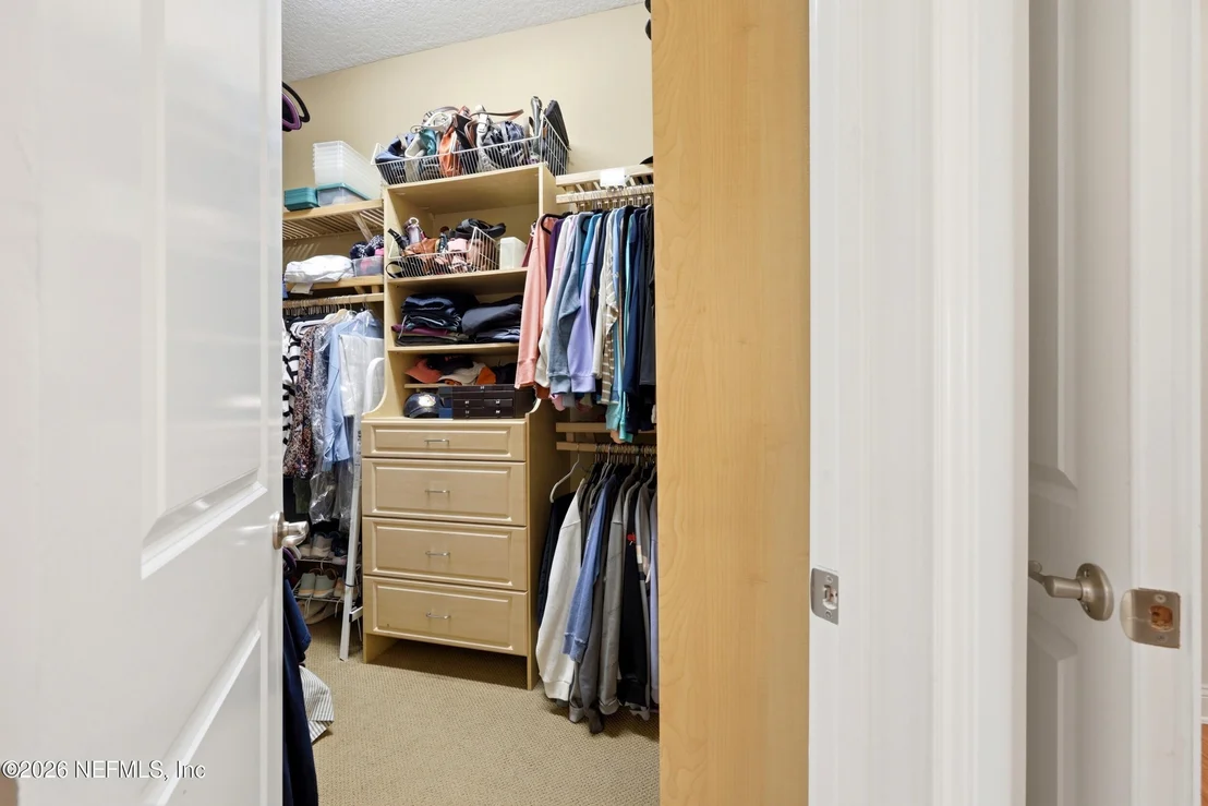 Photo of 286 VALE Drive