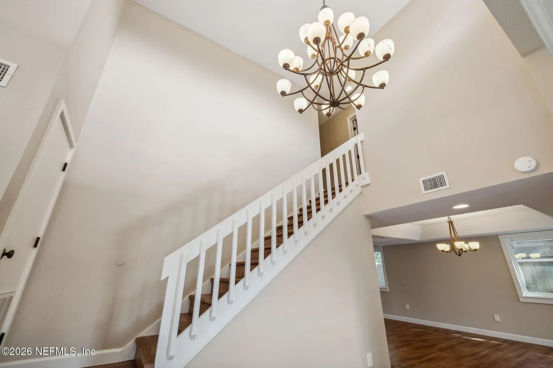 Photo of 4425 BEACON Drive W