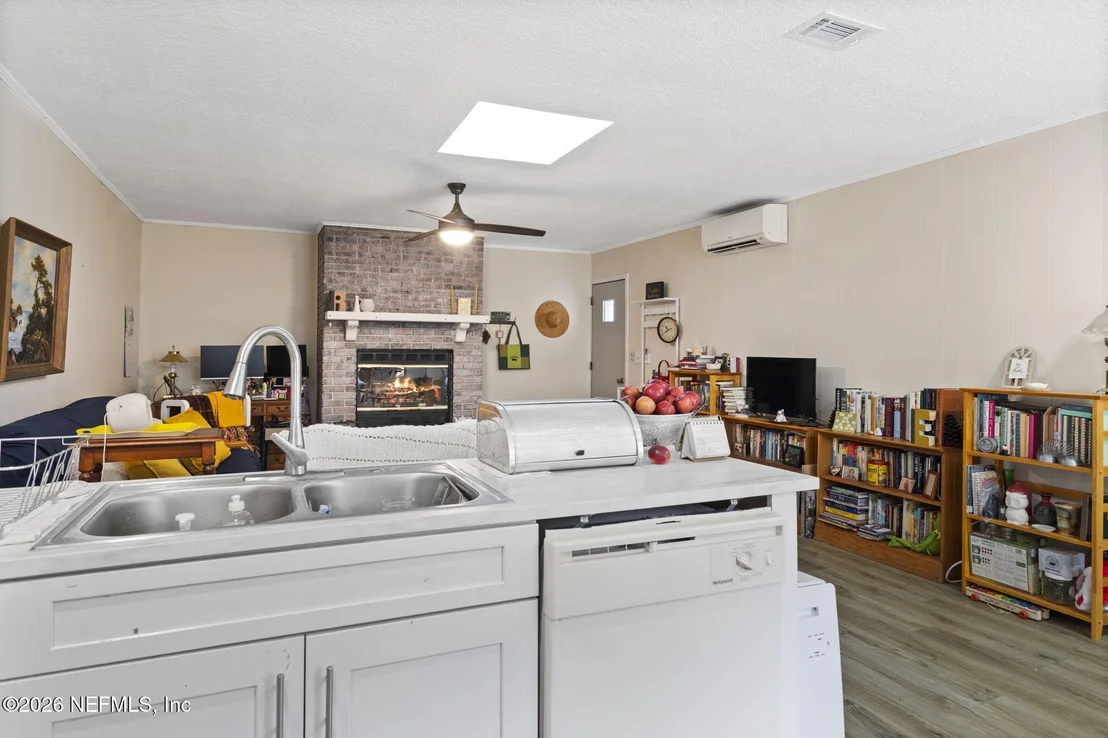 Photo of 517 CLINTON Drive