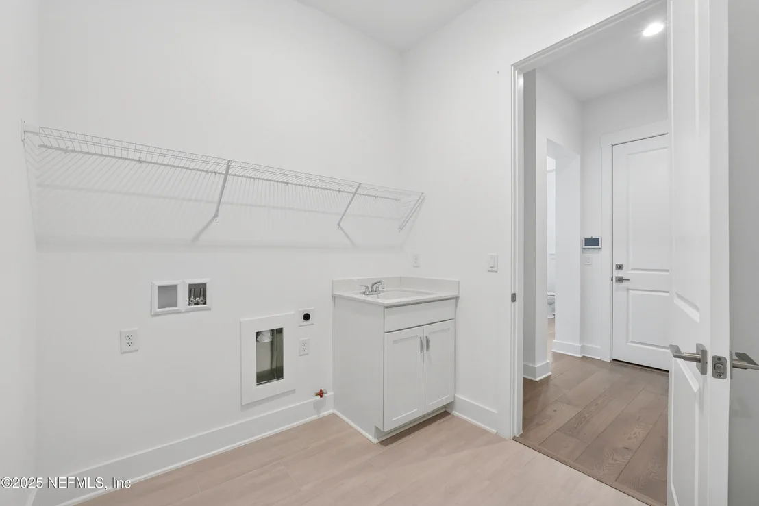 Photo of 264 HILLENDALE Circle