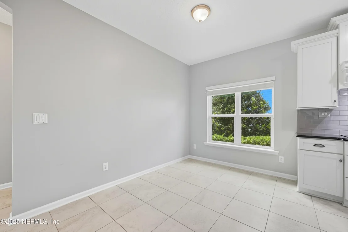 Photo of 96072 BREEZEWAY Court