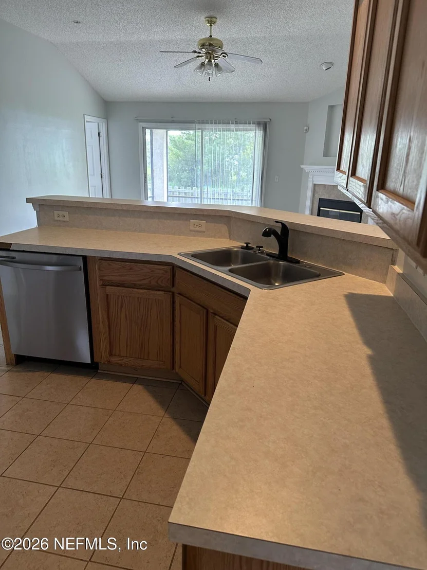 Photo of 1610 NORTHGLEN Circle