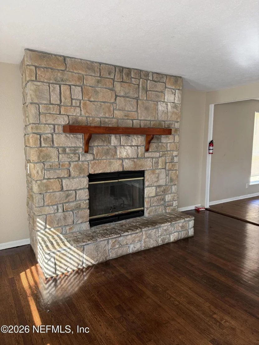 Photo of 8515 MAPLE Street