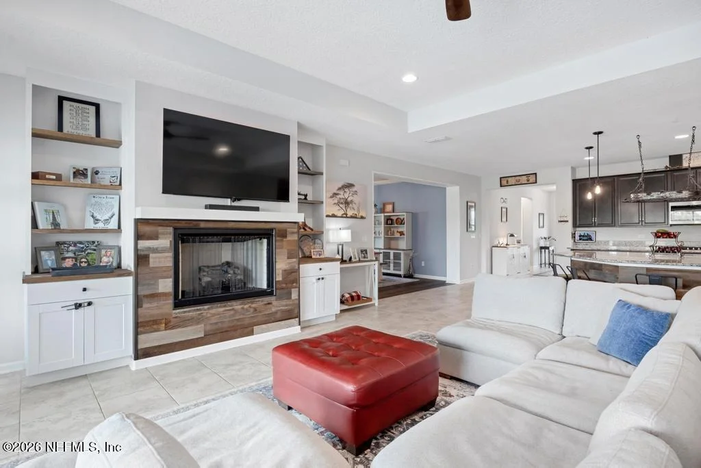Photo of 45 LOMOND Court