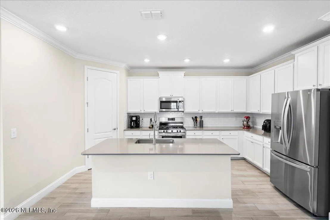Photo of 88 HOWELL Court