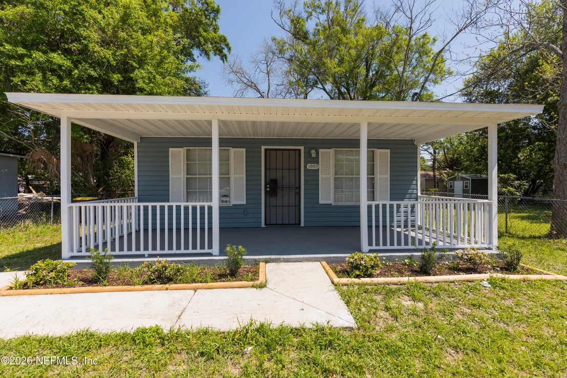 Photo of 1003 DANIEL Street