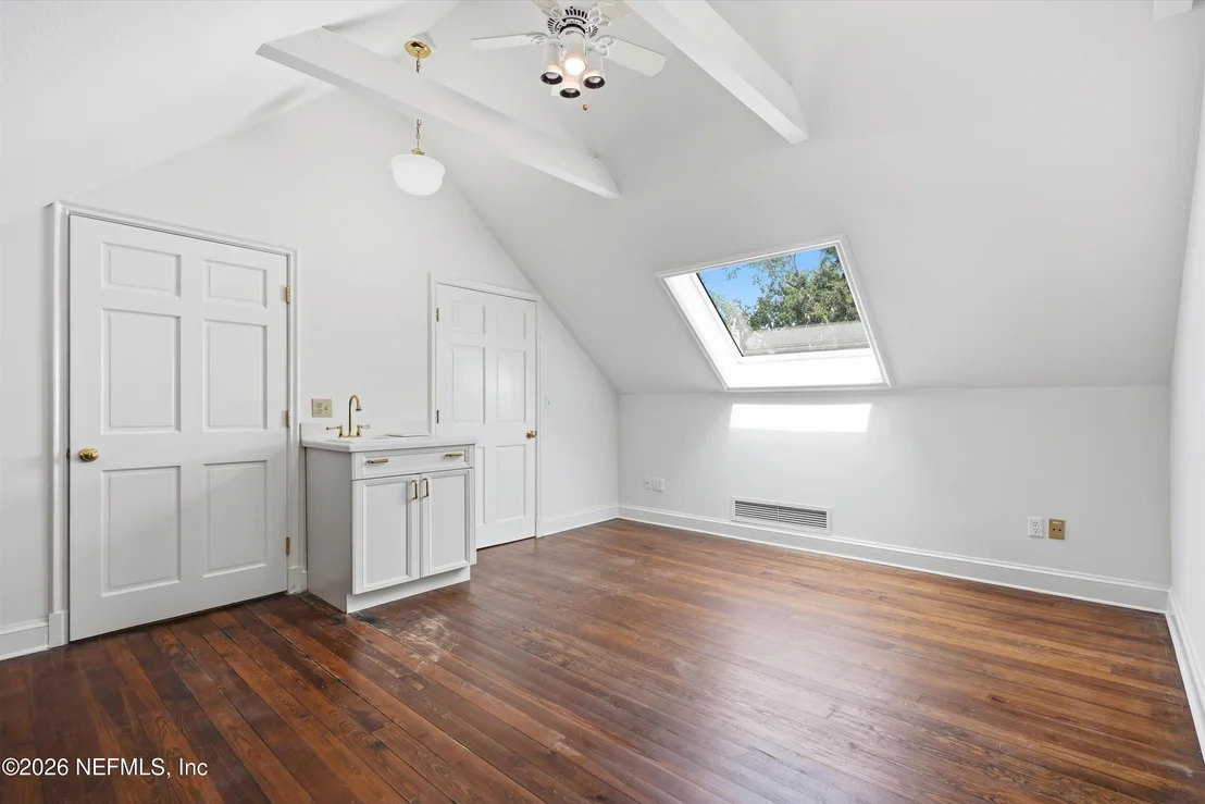 Photo of 959 MAPLE Lane