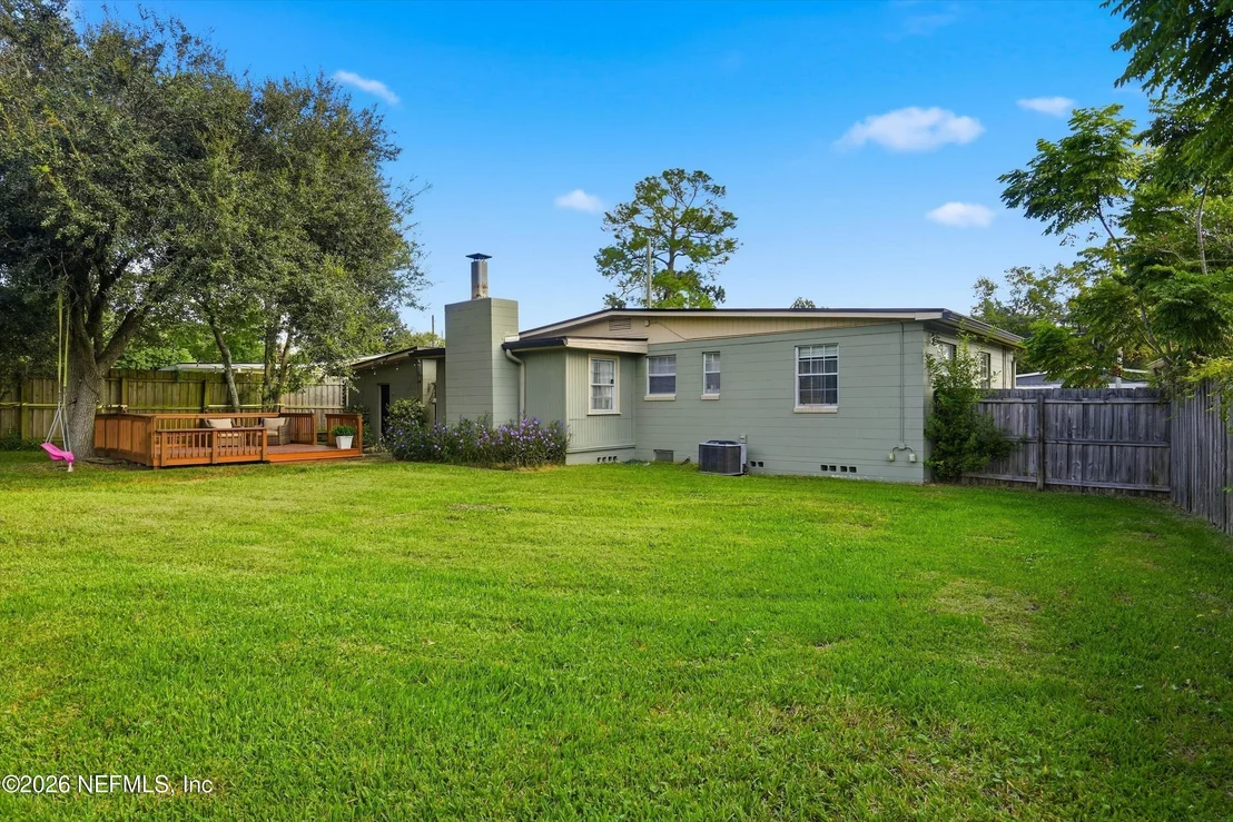 Photo of 2044 WEST Road