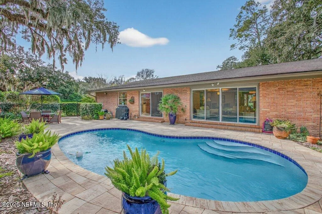 Photo of 8349 KIM Road