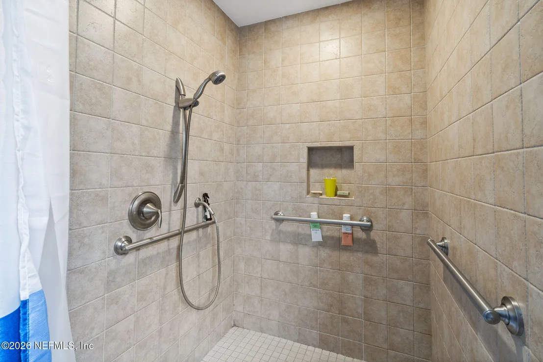 Photo of 517 CLINTON Drive