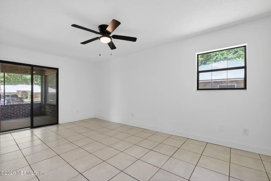Photo of 407 POMONT Avenue