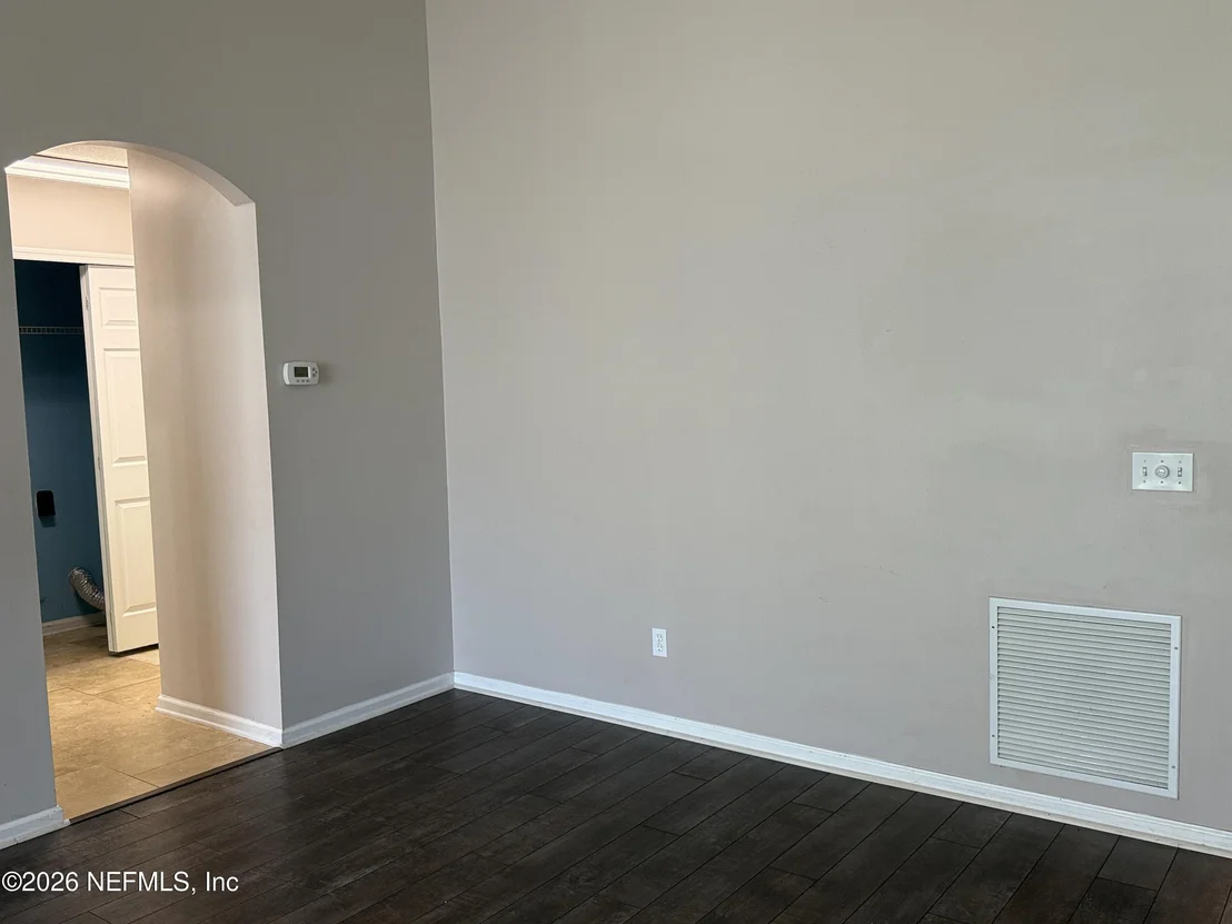 Photo of 1884 LAKE FOREST Lane
