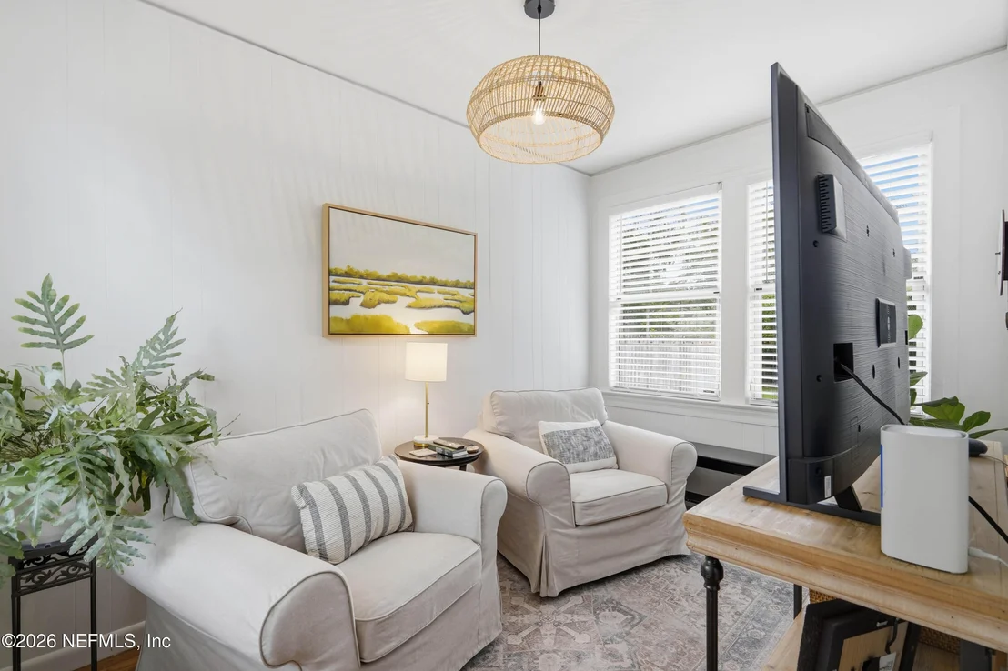 Photo of 1692 PERSHING Road