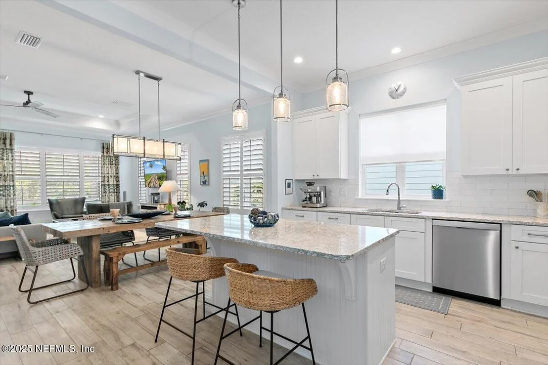 Photo of 175 OCEANVIEW Drive