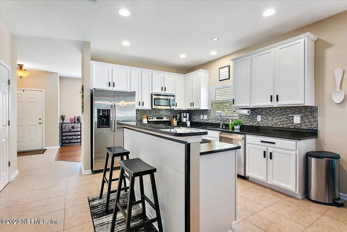 Photo of 123 E TEAGUE BAY Drive
