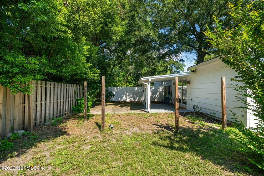 Photo of 1532 CHARON Road