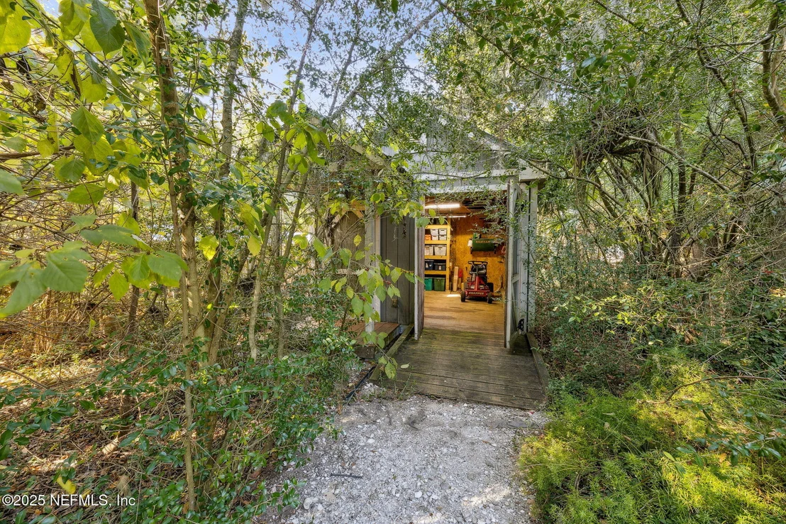 Photo of 97535 PIRATES POINT Road