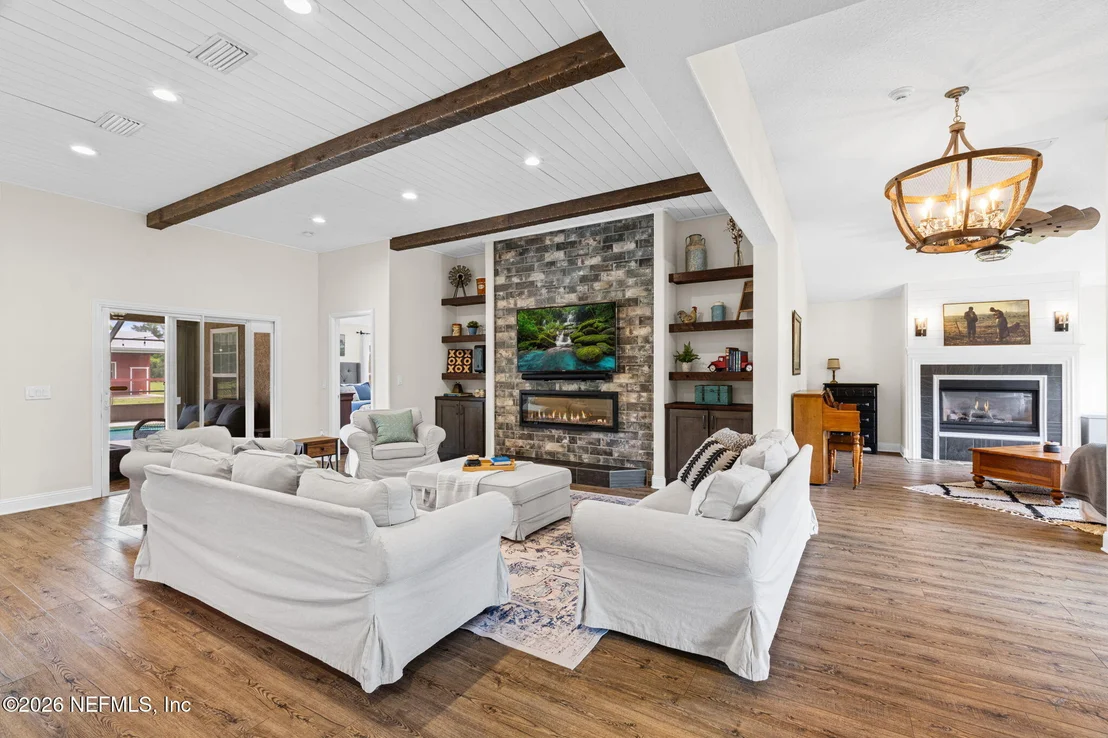 Photo of 8200 MORRISON Road