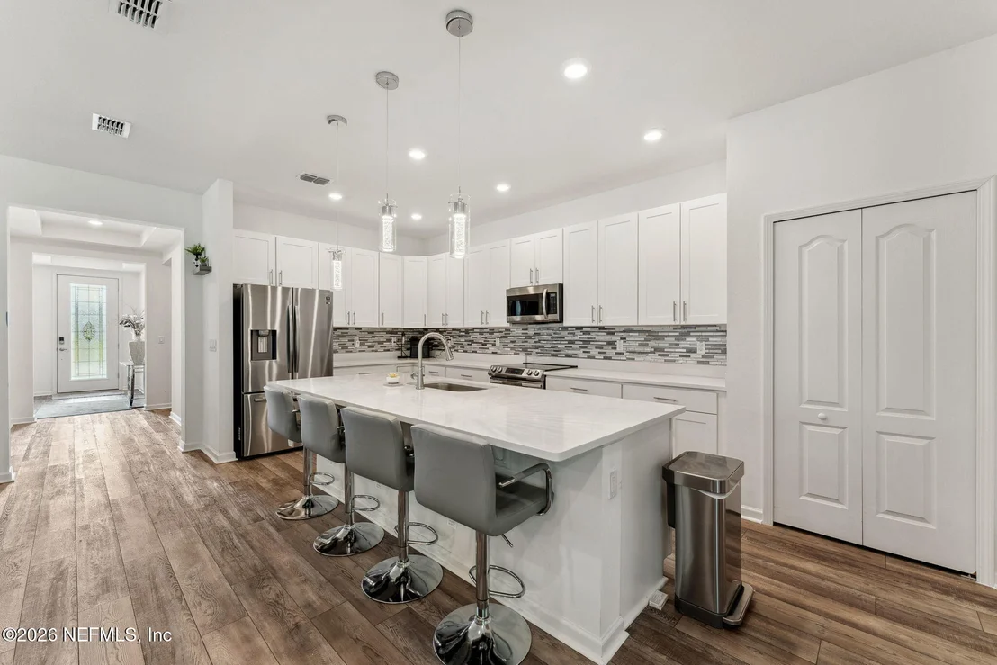 Photo of 120 OAKLEAF Way