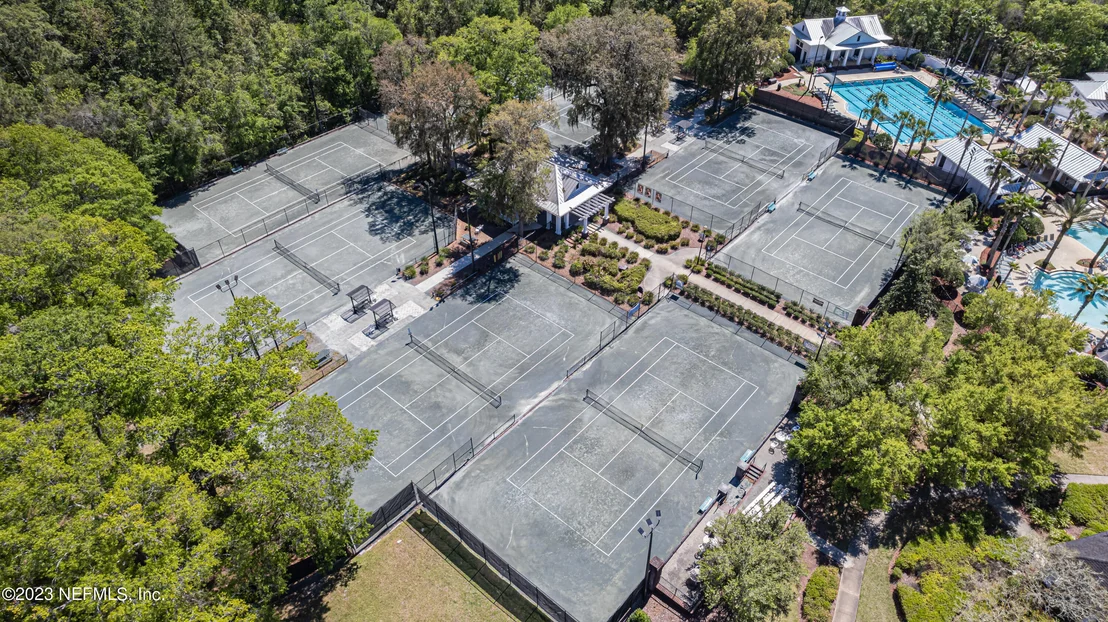 Photo of 1047 MOOSEHEAD Drive
