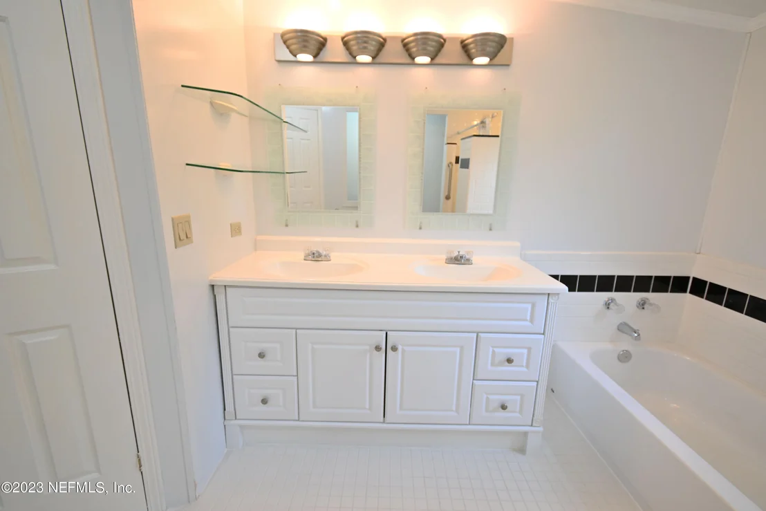 Photo of 11349 DEERWOOD Circle