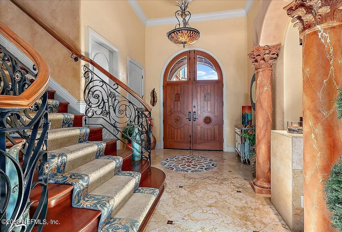 Photo of 1261 DELFINO Drive