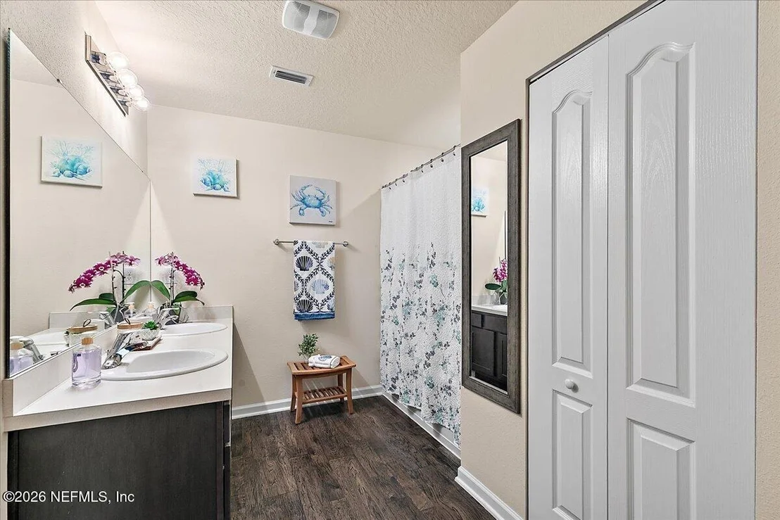 Photo of 65394 RIVER GLEN Parkway