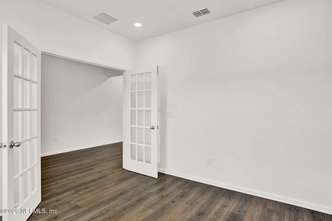 Photo of 25 SILVER LILY Way