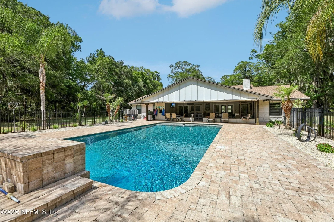Photo of 1030 BERNATH Road