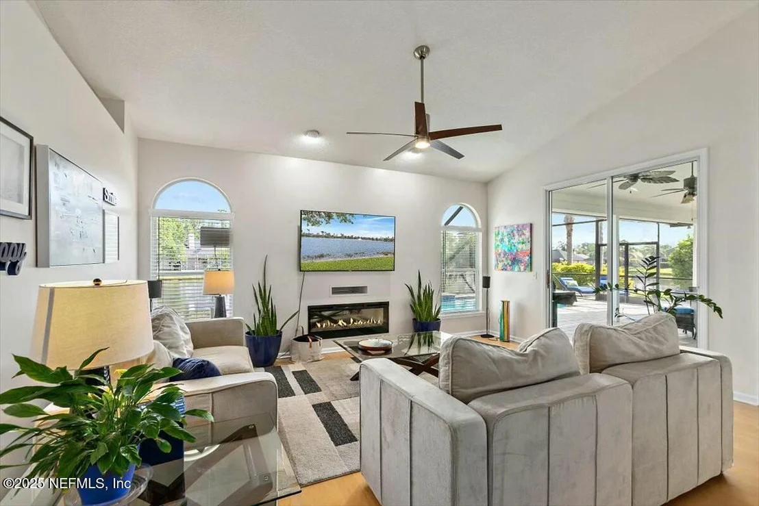 Photo of 1563 LAKE BEND Place