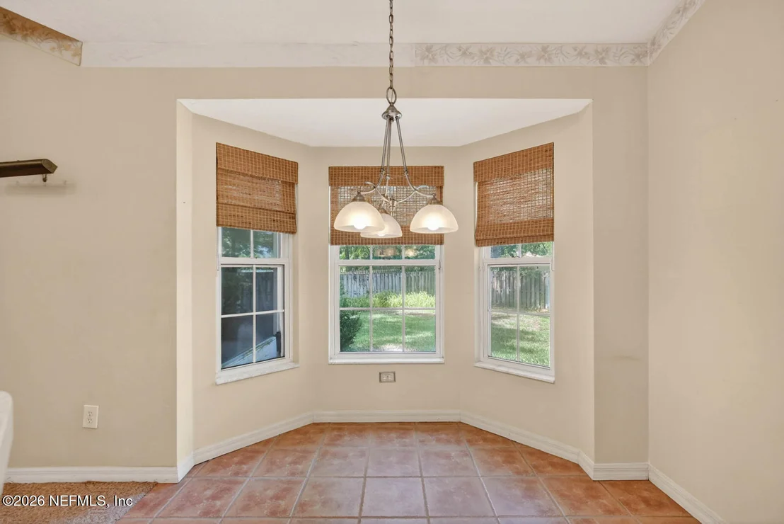 Photo of 3400 KINGS Road S