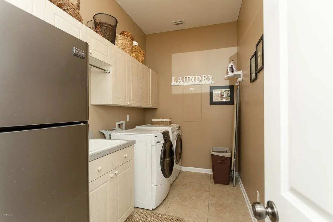 Photo of 465 SUMMERSET Drive