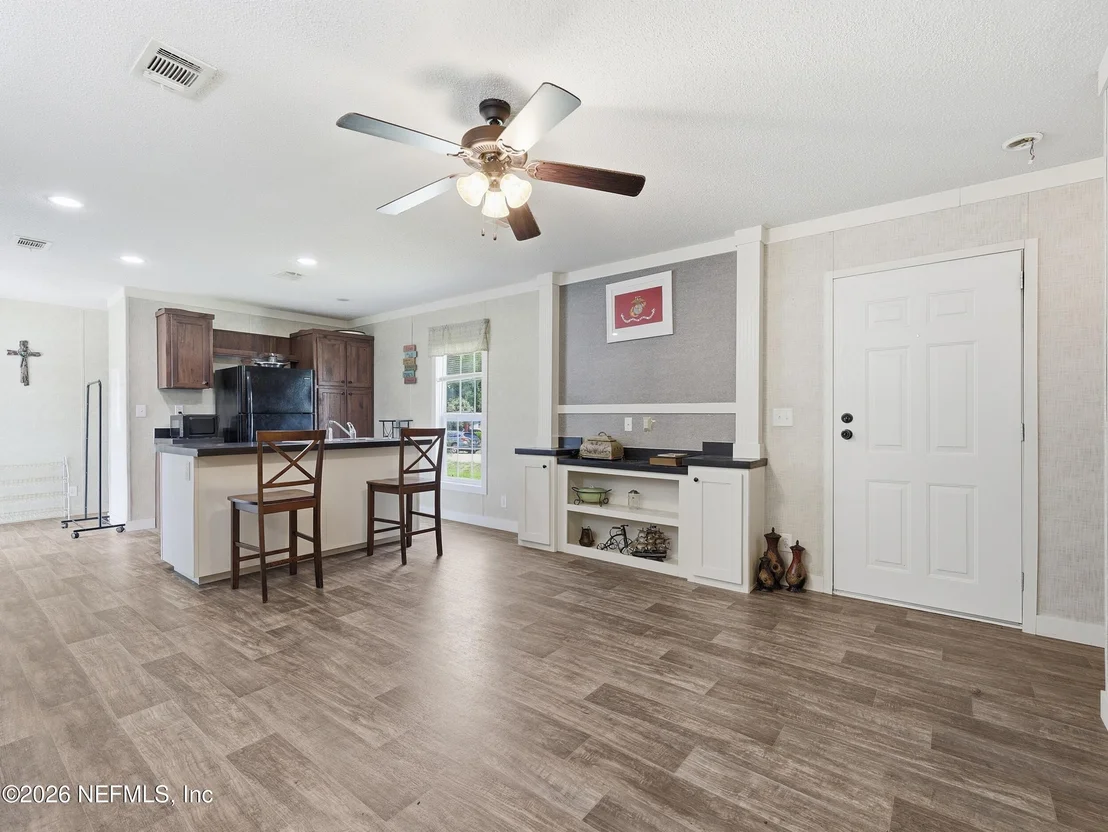 Photo of 100 BOSTWICK Lane