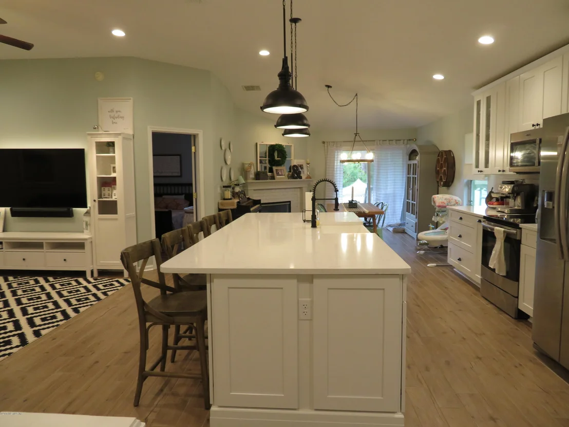 Photo of 890 S LILAC Loop