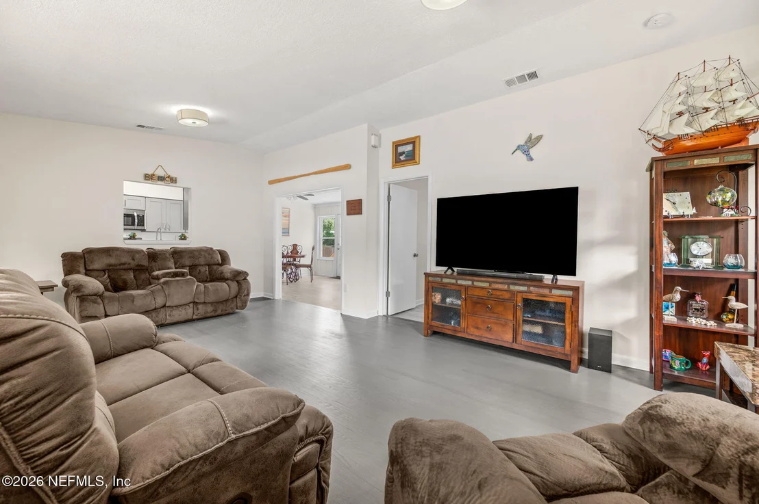 Photo of 507 GENTIAN Road