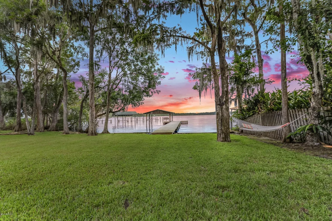 Photo of 8232 RIVER Road