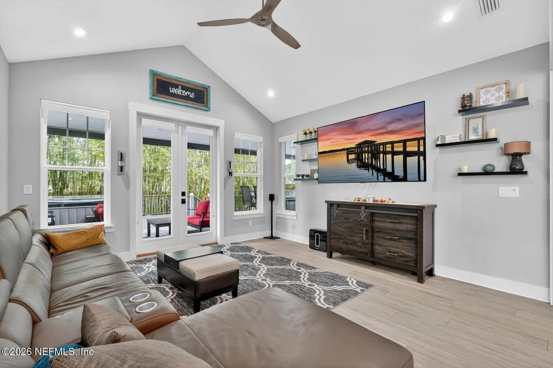 Photo of 3 SOLANO Avenue
