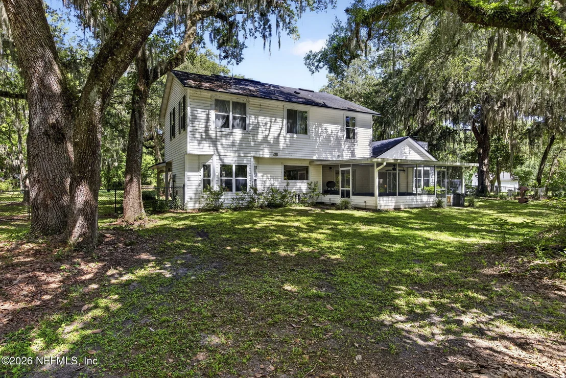 Photo of 8221 FOREST Court