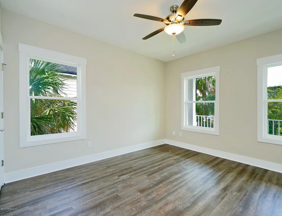 Photo of 228 DAVIS Street