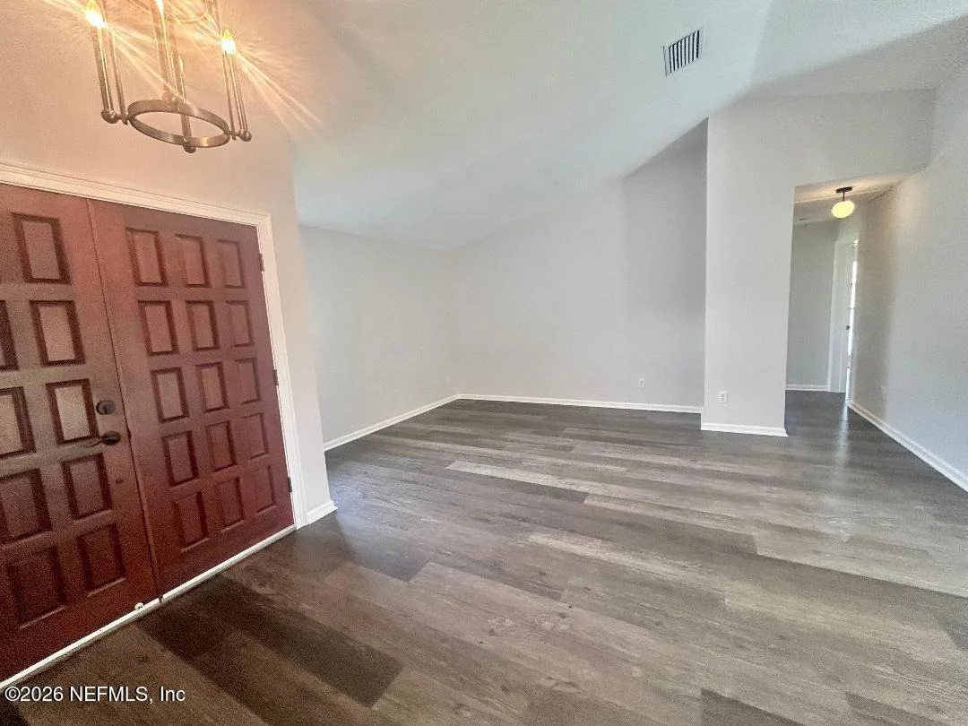 Photo of 702 NIEVES Lane