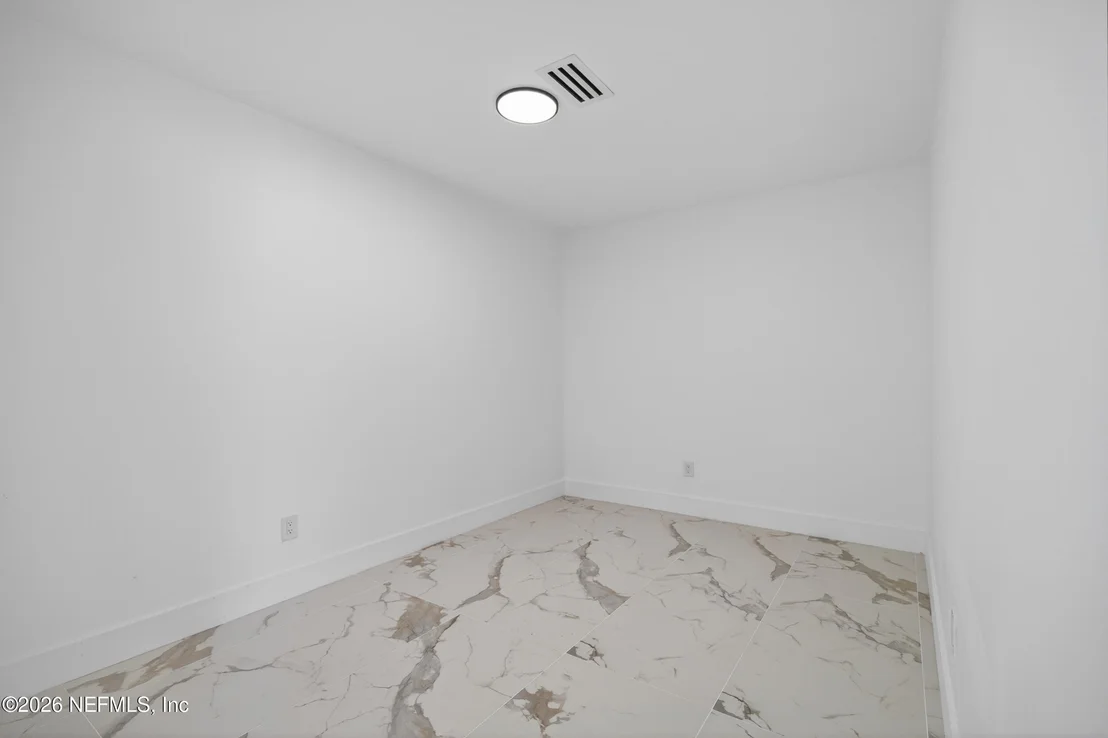 Photo of 1407 GRANDVIEW Drive