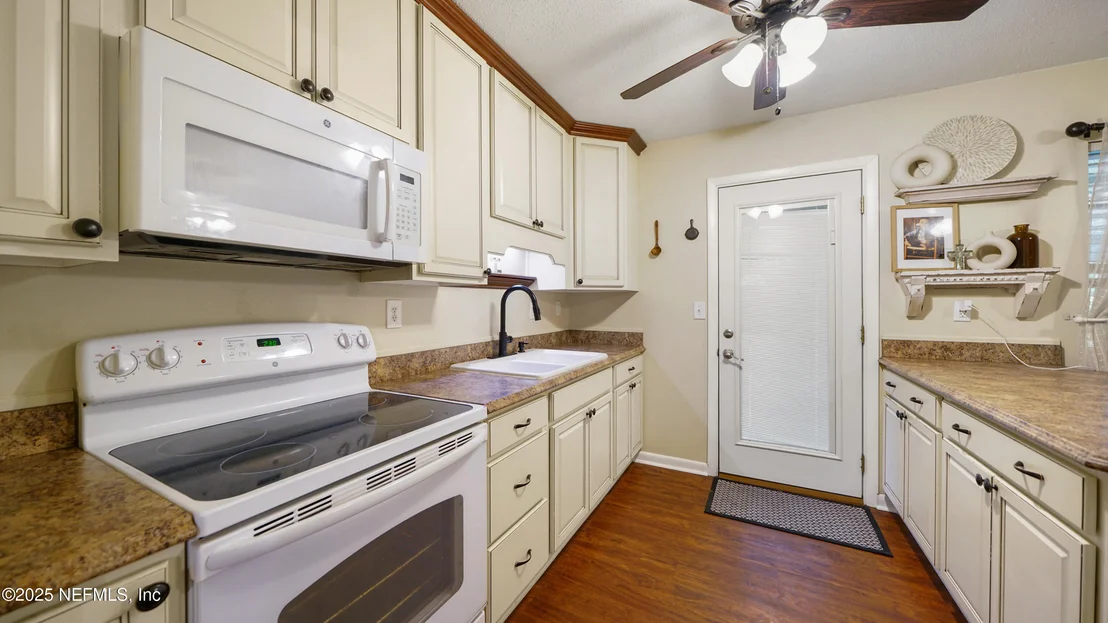 Photo of 112 RIVER RD Drive