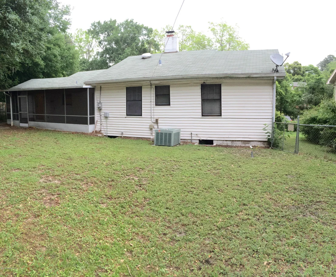 Photo of 1340 AZALEA Drive
