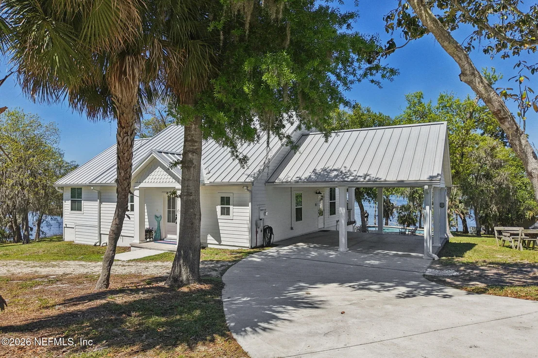 Photo of Unit 17 at 5577 HECKSCHER Drive