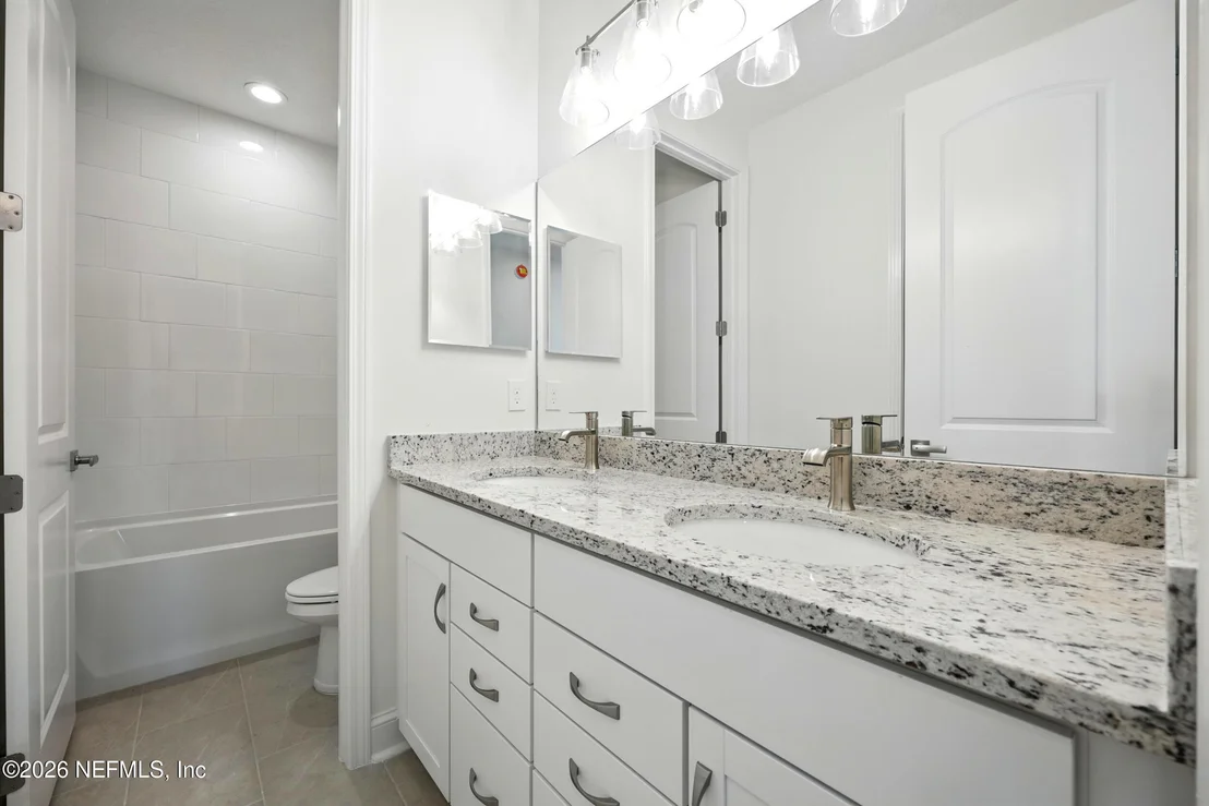 Photo of 820 OAKLAWN Court