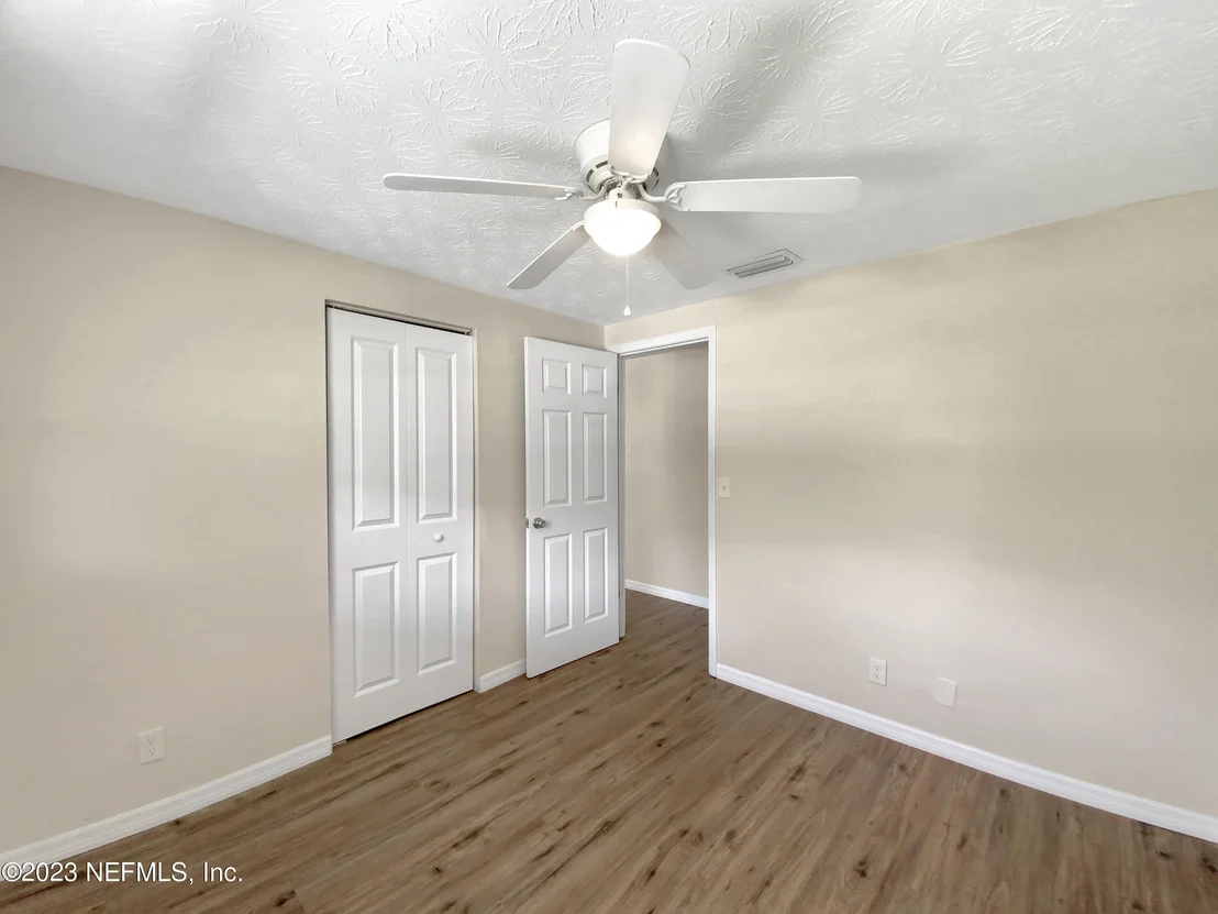 Photo of 413 SIGSBEE Road