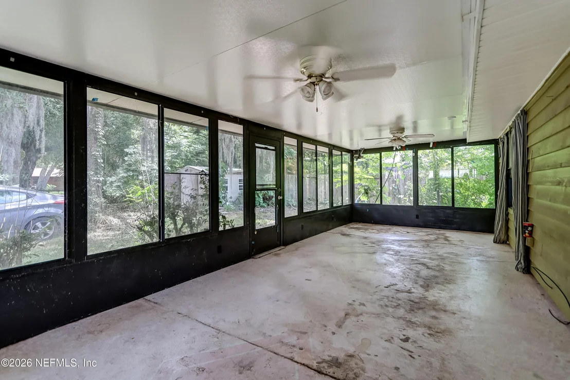 Photo of 261 CORNELL Road
