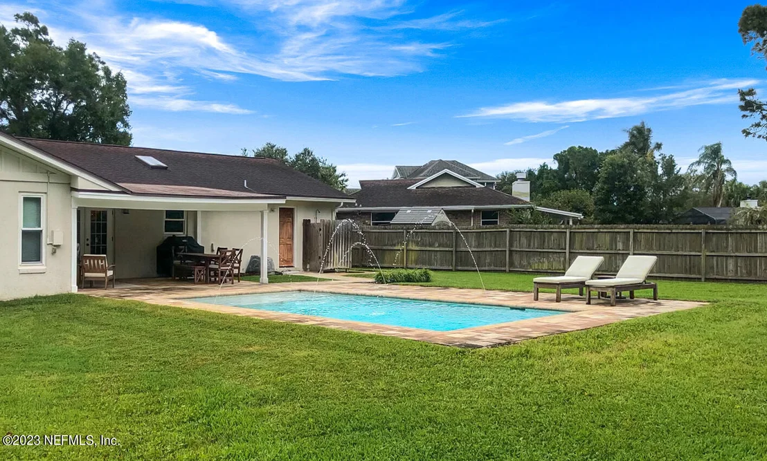 Photo of 35 DOLPHIN Boulevard